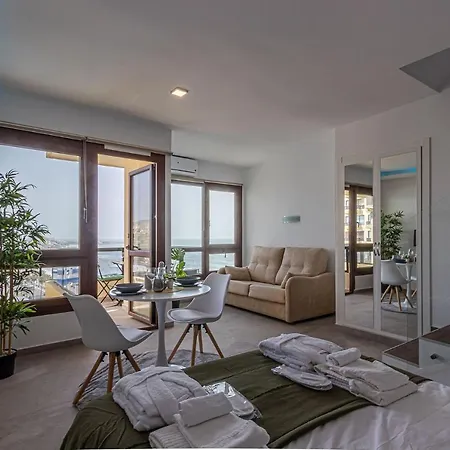 Beachfront With Spectacular Views And Swimming Pool Benalmádena Exterior photo