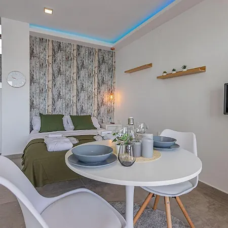 Beachfront With Spectacular Views And Swimming Pool Benalmádena Exterior photo