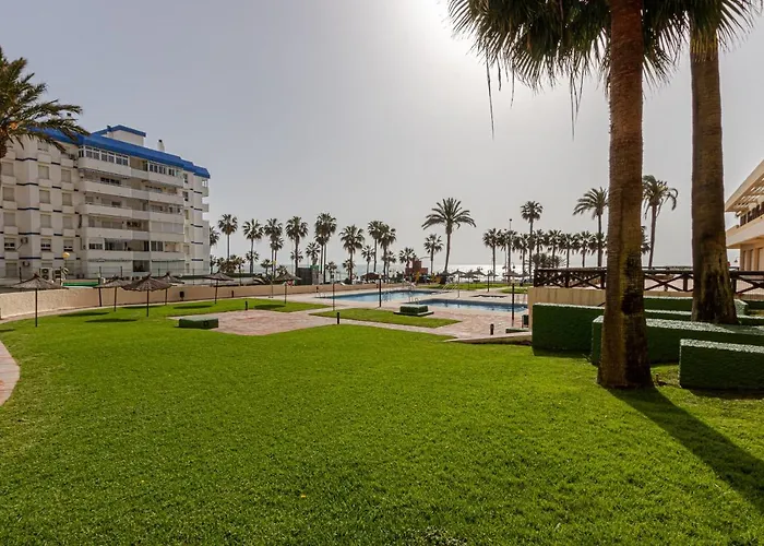 Beachfront With Spectacular Views And Swimming Pool