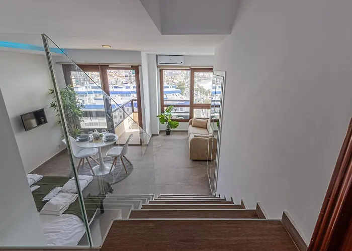 Beachfront With Spectacular Views And Swimming Pool