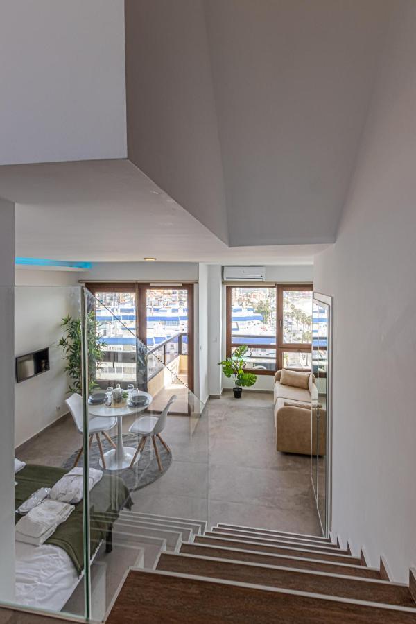 Beachfront With Spectacular Views And Swimming Pool Appartamento Benalmádena
